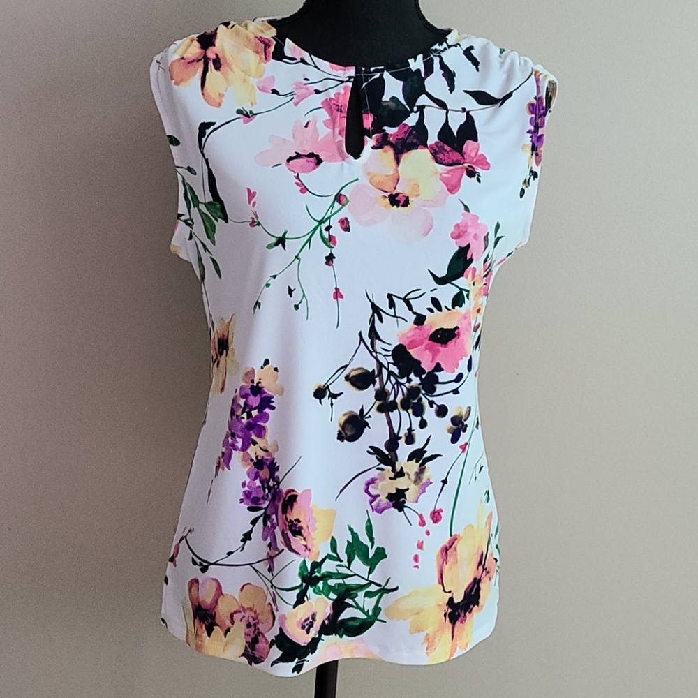 New York and Co Floral Tank